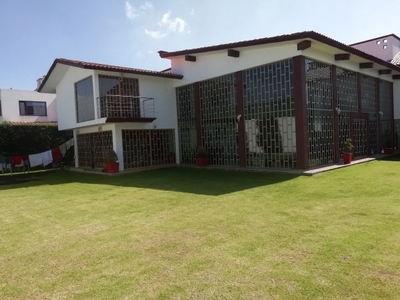 Hermosa residencia en Metepec por la asuncion av tecnologico 750m2