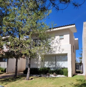 SE VENDE CASA EN LA CAMPIÑA DEL BOSQUE, LEON, GTO.