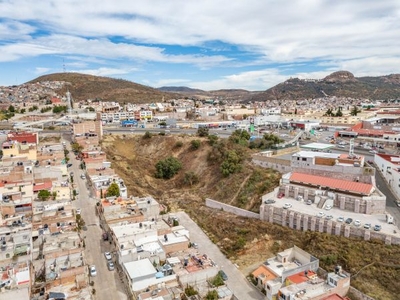 Se vende terreno en Calzada Héroes de Chapultepec, Zacatecas, Zac.