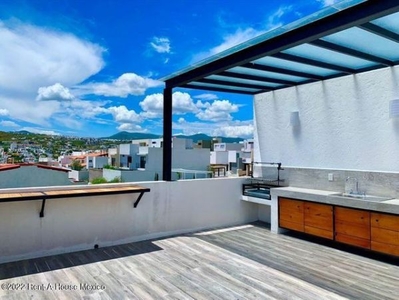 VENTA, casa con estudio y roof garden abierto. Lomas de Juriquilla