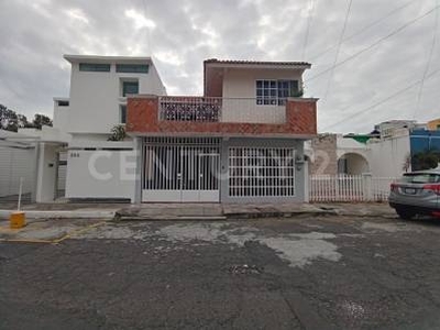 Casa en Renta 2 Niveles, Fracc. Jardines de Virginia, Boca del Río, Veracruz