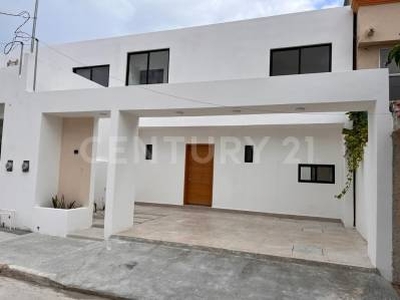 SE VENDE CASA EN LA SM 051, CANCUN QUINTANA ROO