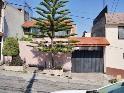 Casa en Venta en Lomas De Occipaco, Naucalpan, ...