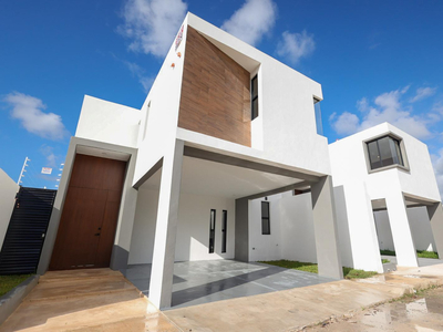 Casa En Venta En Chichi Suarez En Mérida,yucatán