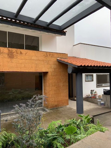 Espectacular Casa En Venta Totalmente Remodelada En El Lomas