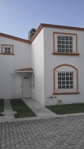 Estrene Casa Nueva y remodelada en Fraccionamiento Villas S
