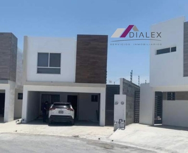 Doomos. Fracc. Cumbres Lux - CASA CON ALBERCA EN VENTA ZONA CUMBRES, DOMINIO CUMBRES