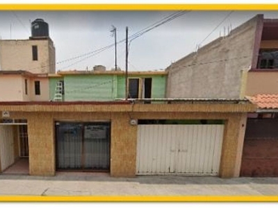 Casa en venta Calle Tepozteco, Ciudad Azteca 3ra Sección, Ecatepec De Morelos, Estado De México, México