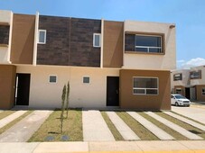 amplia casa en venta, con jardín cerca de toluca