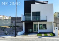 casa de autor nueva en venta en capital sur, el ma