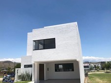 VENDO CASA EN LOMAS DE ANGELÓPOLIS DE 4 RECAMARAS SAN ANDRÉS CHOLULA PUEBLA