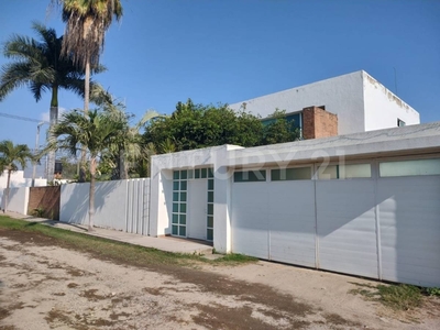 Casa Con Terreno Amplío En Venta En Manzanillo, Colima.