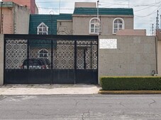 VENTA casa sola en Valle Don Camilo, Toluca, Estado de México $2.950 mdp