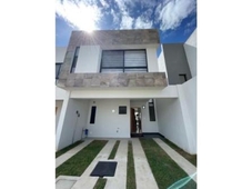 3 cuartos, 109 m casa en venta en lomas de angelpolis excelente precio