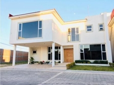 3 cuartos, 260 m casa nueva en venta en metepec por av estado mxico residencial