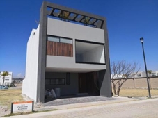 4 cuartos, 310 m casa en venta, lomas de angelopolis, parque queretaro