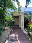 Casa equipada en VENTA en Privada Xpokin en Yucatán Country Club
