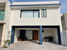 Doomos. CASA EN VENTA FRACCIONAMIENTO LOMAS DE LA RIOJA VERACRUZ