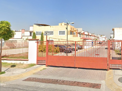 Excelente Oportunidad De Inversion, Precio De Remate, Casa En Fraccionamiento Las Americas Ecatepec Edo Mex Excelente Ubicación No Pierdas Esta Oportunidad.