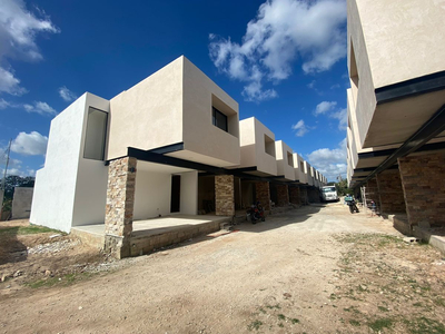 Townhouse En Venta En Merida, Santa Rita Cholul