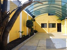 Casa con uso de suelo en renta en Querétaro, Casa Blanca, Constituyentes. Para escuelas, ludoteca, biblioteca, iglesia, museo, orfanato, asilo de adultos mayores, etc.