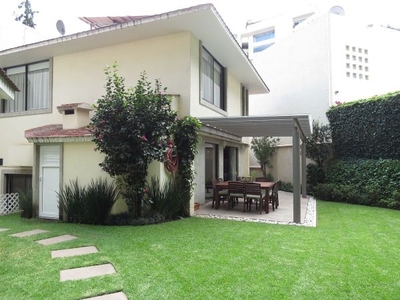 CASA EN VENTA EN BOSQUES DE LA HERRADURA