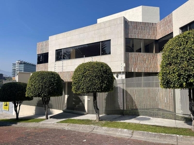 CASA RENTA, COL. JARDÍNES EN LA MONTAÑA. AMPLIA E IMPECABLE.