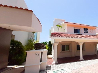 Casa venta en Marina Isla Dorada Cancún