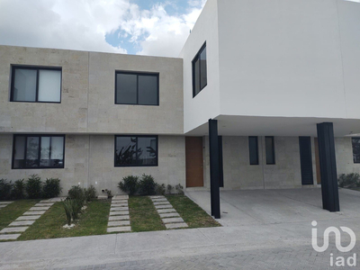 Venta Casa 3 Ambientes Altos Juriquilla